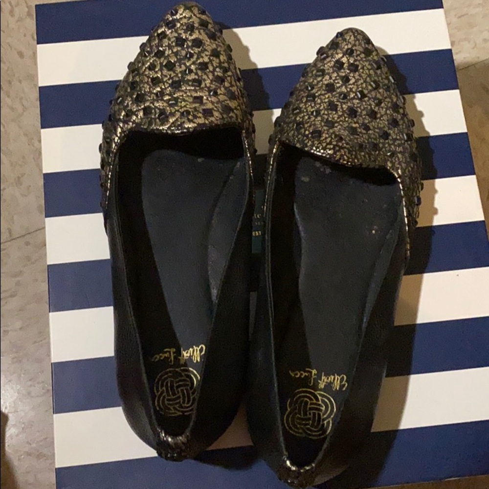 Women flats
